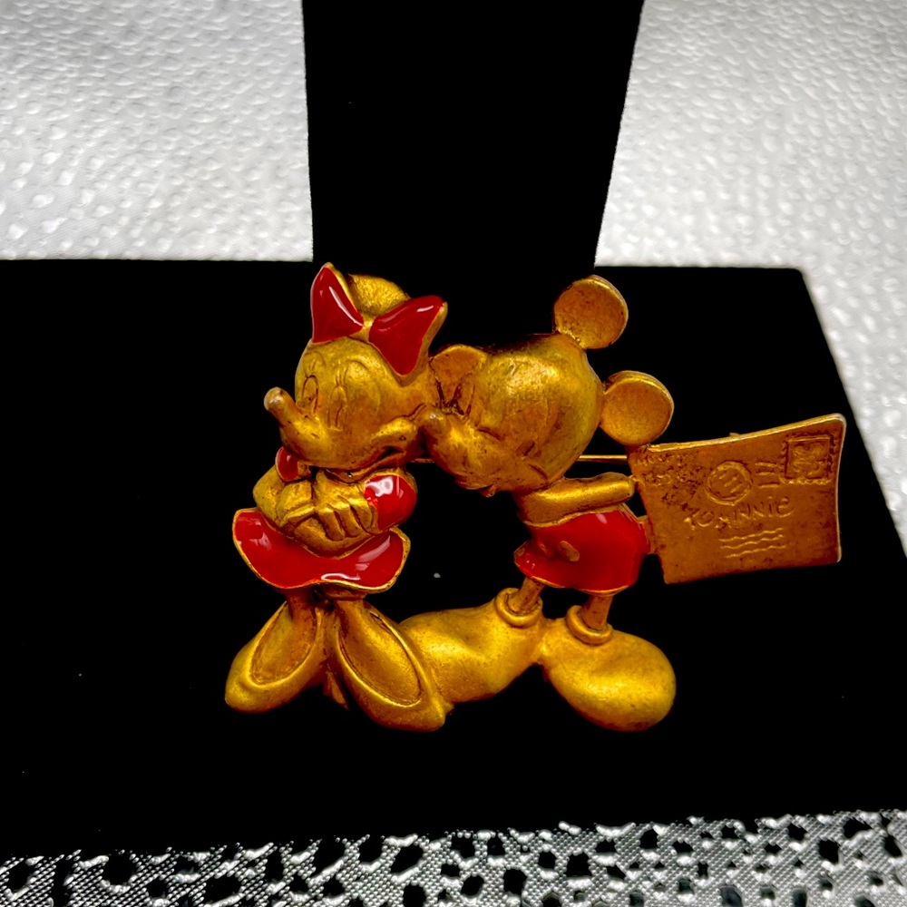 Vintage Disney pin